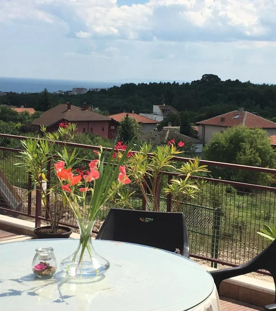 Villa Omnia Goldstrand Ferienhaus