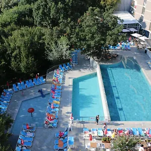 Hotel Slavey, Golden Sands